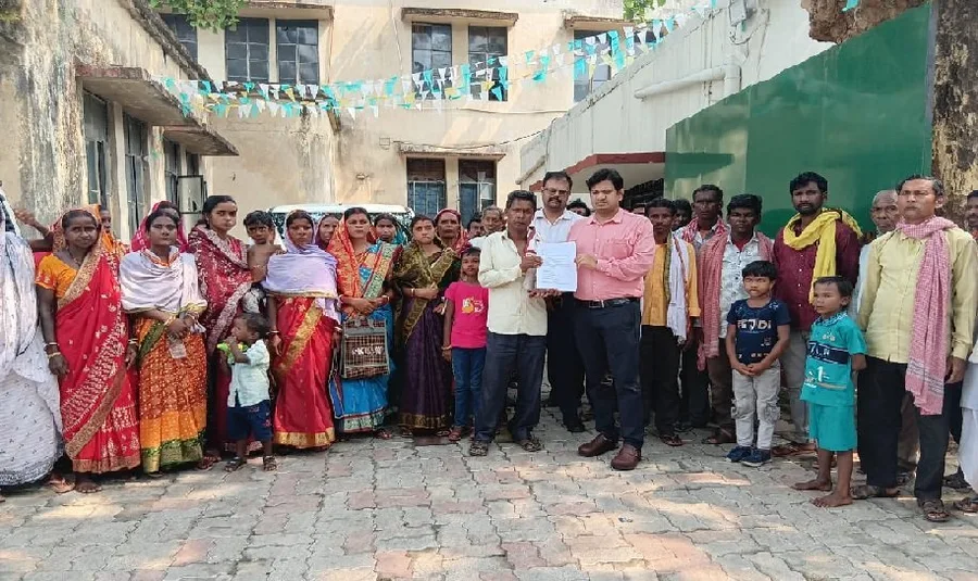 कांकु खनन परियोजना के समर्थन में बड़ी संख्या में ग्रामीणों का प्रदर्शन, रोजगार की उम्मीद से प्रशासन पर दबाव