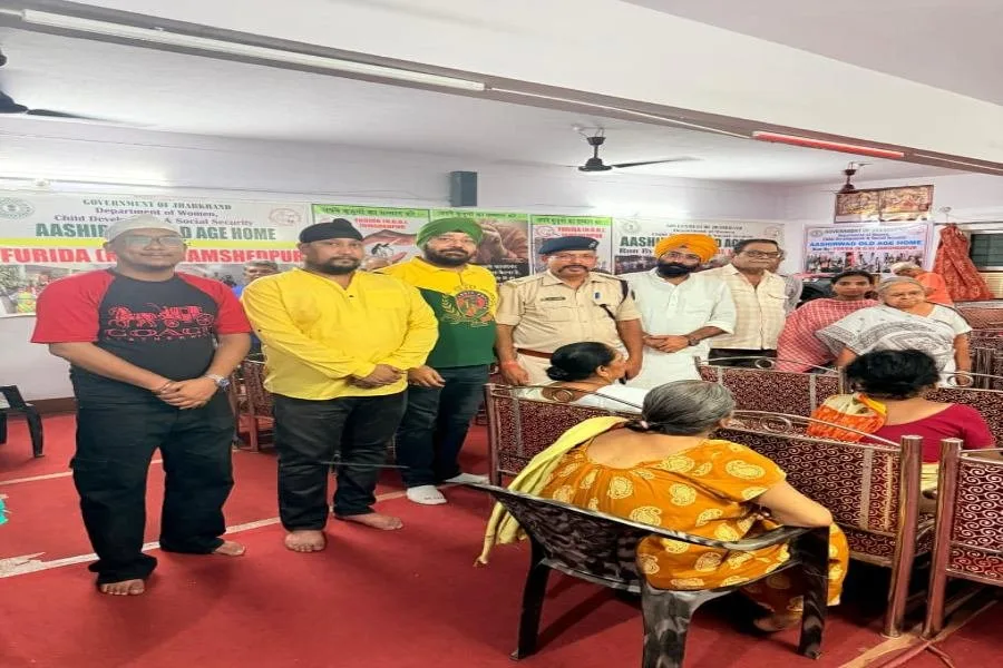 गुरु अर्जन देव जी के शहादत दिवस पर जमशेदपुर में बुजुर्गों के लिए हिंद एकता की सेवा