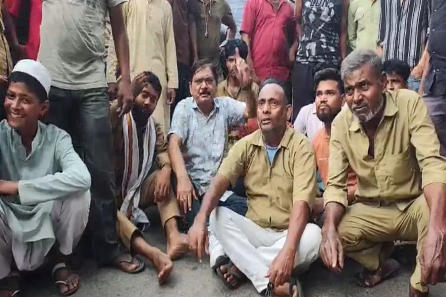 मानगो पुलिस चेकिंग के दौरान टेंपो चालक से विवाद, सड़क पर हुआ प्रदर्शन