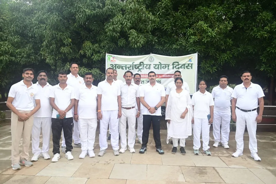 जमशेदपुर प्रधान डाकघर ने योग दिवस पर जताया जोश, कर्मचारियों ने योग को किया अपनी दिनचर्या का अहम हिस्सा