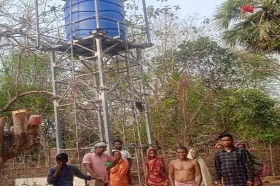 चाकुलिया प्रखंड की 15 सोलर जलापूर्ति योजनाएं बंद, ग्रामीणों को पेयजल संकट का सामना