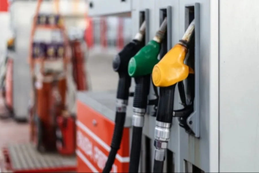1 जुलाई से Commercial Fuel Sales में बड़ा बदलाव, पेट्रोल व डीजल खरीद की सभी पाबंदियां खत्म
