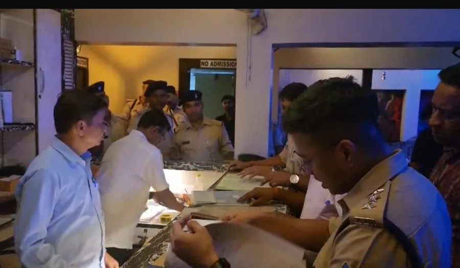 जमशेदपुर पुलिस ने 15 बारों में किया सघन छापेमारी अभियान, कानून-व्यवस्था पर कड़ी नजर