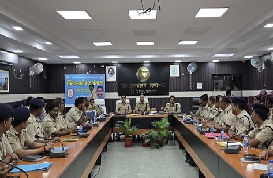 पूर्वी सिंहभूम एसएसपी की बैठक: पुलिसिंग में सुधार और अपराध पर सख्ती के निर्देश