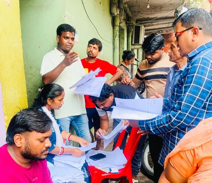 मतदाता सूची में नाम जोड़ने के लिए कांग्रेस का जागरूकता अभियान, एसएसआर फॉर्म भरने में मदद
