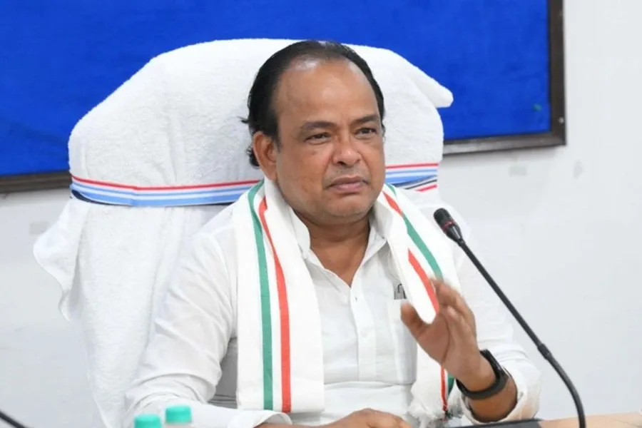 पोटका में ब्रेन मलेरिया मरीजों पर स्वास्थ्य मंत्री इरफान अंसारी का दौरा फिलहाल टला