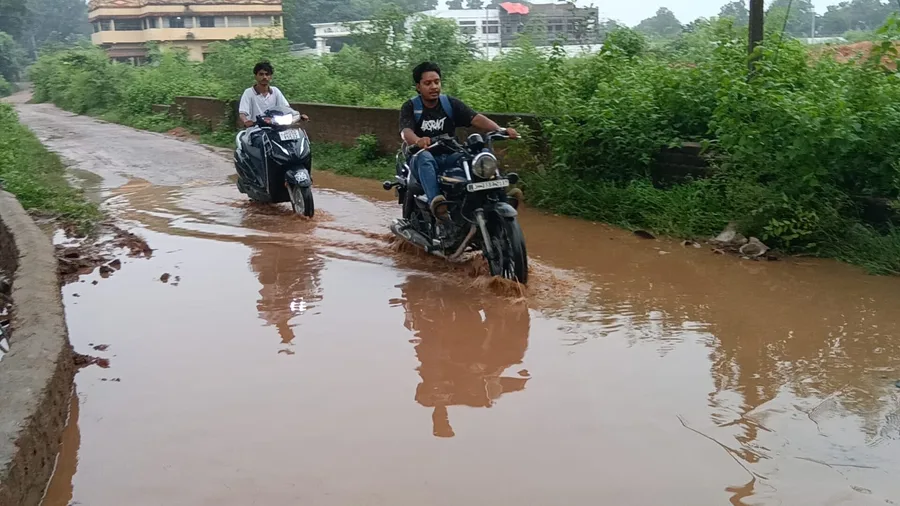 मानगो-कपाली क्षेत्र में बारिश के बाद जलभराव, ड्रेनेज सुधार की जोरदार मांग