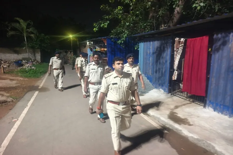 R.I.T. थाना क्षेत्र में सघन पैदल गश्ती, पुलिस ने लोगों को सुरक्षा का भरोसा दिया