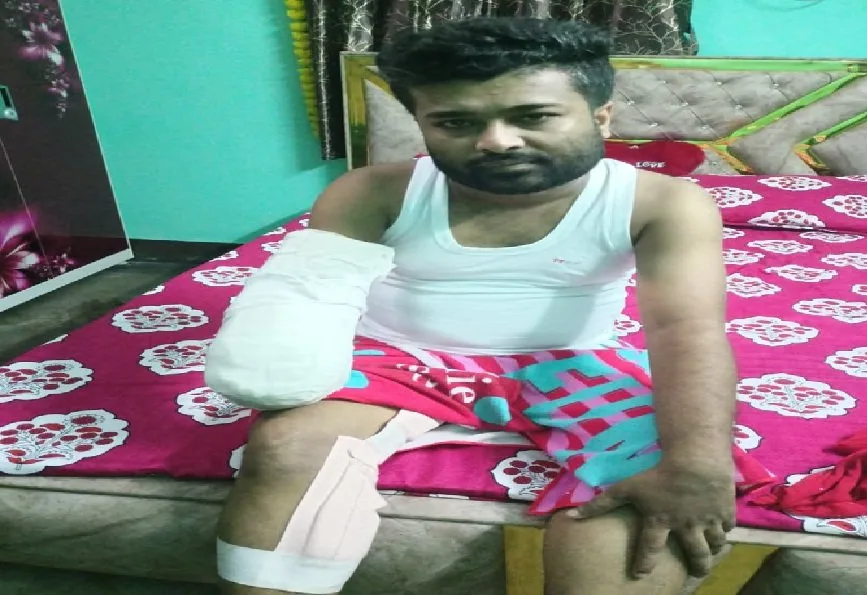 टाटा स्टील कलर्स में मशीन हादसा: कर्मचारी का हाथ कटने पर परिवार ने स्थायी नौकरी और मुआवजे का लिखा भरोसा मांगा
