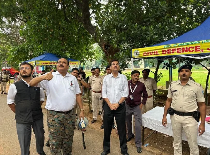 जमशेदपुर में सिविल डिफेंस की एयर रेड और ब्लैकआउट मॉक ड्रिल का सफल अभ्यास
