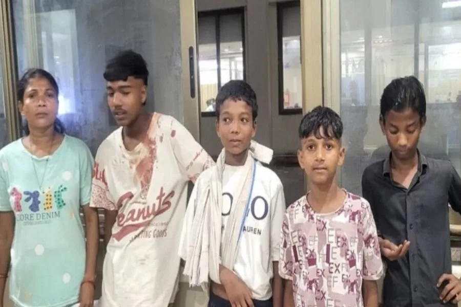 जमशेदपुर में नशेडियों का आतंक, मुखी बस्ती में फुटबॉल खेल रहे बच्चों पर हमला