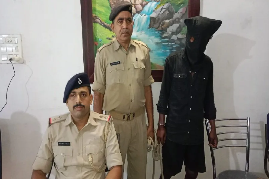 आदित्यपुर छिनतई केस: एक आरोपी गिरफ्तार, दो फरार, पुलिस ने तेज़ की तलाश