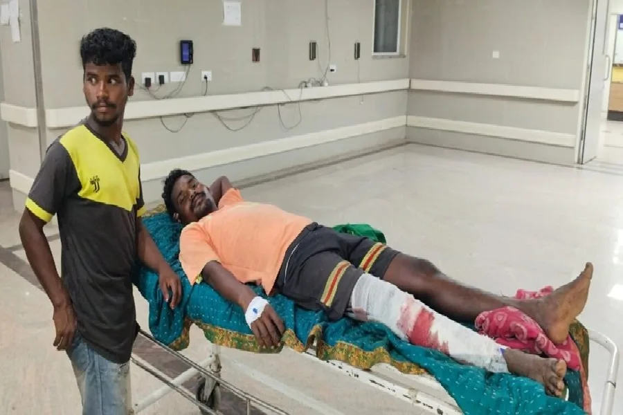 राजनगर सड़क हादसा: तेज बाइक की टक्कर से दो युवक घायल, आरोपी बाइक चालक फरार