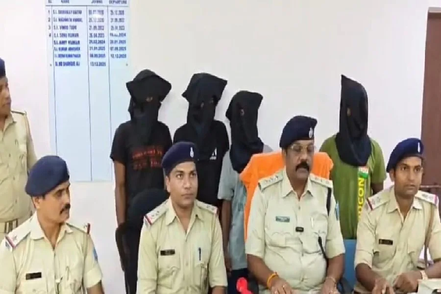 मानगो-उलीडीह में 12 दुकानों में चोरी का मामला सुलझा, पुलिस ने चार आरोपियों को पकड़ा