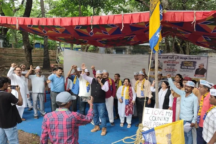 AAP ने सोनम वांगचुक के समर्थन में शांतिपूर्ण प्रदर्शन किया, धर्मेंद्र प्रधान के इस्तीफे की मांग