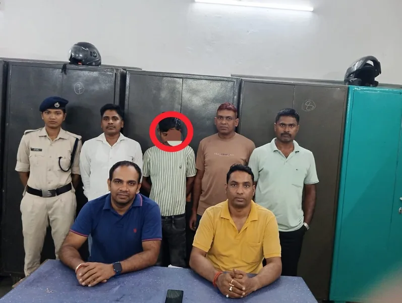 टाटानगर रेलवे स्टेशन पर आरपीएफ-जीआरपी की बड़ी कार्यवाही, मोबाइल चोर गिरफ्तार