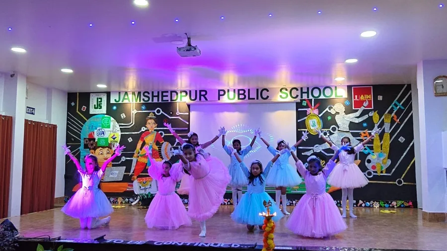 जमशेदपुर पब्लिक स्कूल वार्षिक पुरस्कार समारोह में प्रतिभाशाली विद्यार्थियों को मिला सम्मान