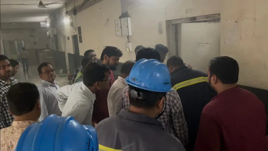 जमशेदपुर डीसी ऑफिस कंप्यूटर रूम में शॉर्ट सर्किट से नुकसान, बड़ी दुर्घटना टली