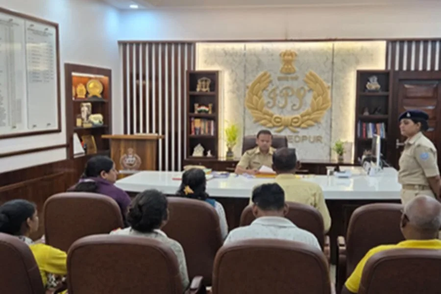 जमशेदपुर एसएसपी ने जनसंवाद में आमजन की समस्याएं सुनी, त्वरित कार्रवाई का दावा