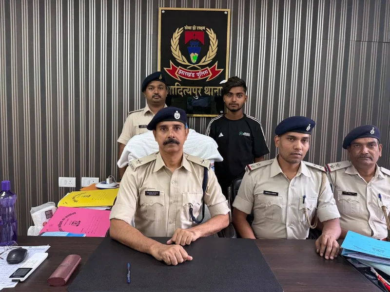 आदित्यपुर चापड़ हमला मामला: 15 हजार के लेन-देन विवाद में आरोपी विशु महतो गिरफ्तार