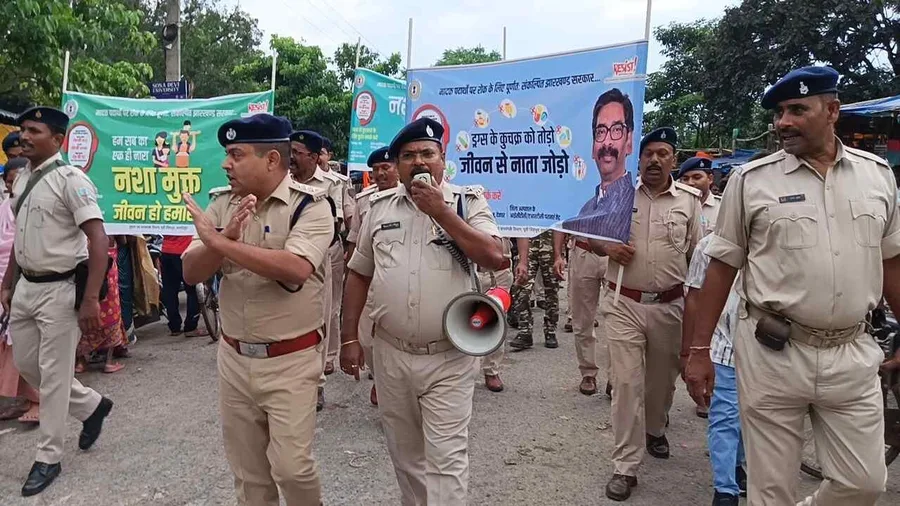 बागबेड़ा में नशा मुक्ति अभियान चलाकर पुलिस ने लोगों को किया जागरूक