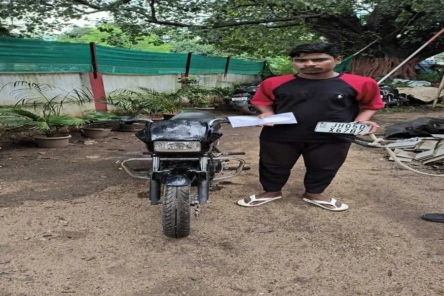 जमशेदपुर में कोर्ट परिसर के बाहर चोरी हुई बाइक 48 घंटे में बरामद, आरोपी गिरफ्तार