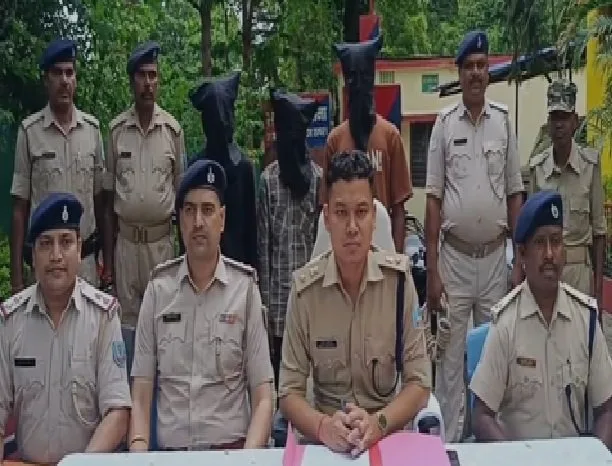 सरायकेला पुलिस ने बाइक चोर गिरोह पर बड़ी कार्रवाई, तीन आरोपियों की गिरफ्तारी