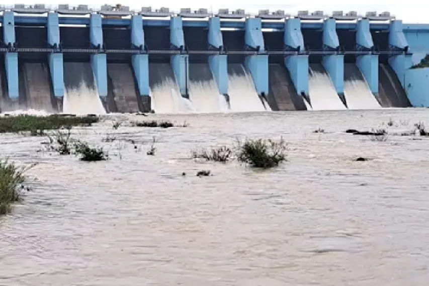चांडिल डैम के फाटक खुलने से जमशेदपुर और सरायकेला-खरसावां में बढ़ा बाढ़ का खतरा