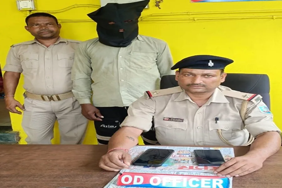 सरायकेला पुलिस ने फरार स्थायी वारंटी को गिरफ्तार कर न्यायिक हिरासत में भेजा