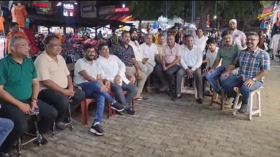 साकची बाजार में बढ़ती चोरी से दुकानदारों में असंतोष, सुरक्षा और लाइट की मांग
