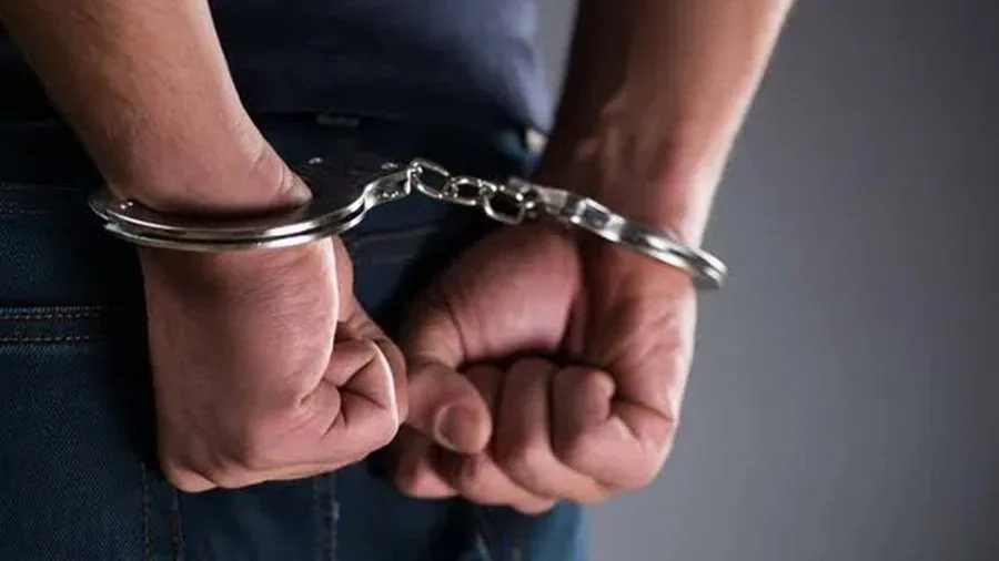 आफताब आलम हत्याकांड: मुख्य आरोपी शाहनवाज उर्फ भोंदू कोर्ट के बाहर पुलिस गिरफ्त में