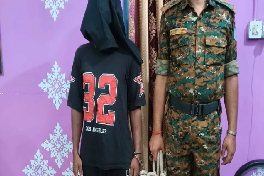जादूगोड़ा चोरी का खुलासा: आरोपी गिरफ्तार, नकदी और हेडफोन बरामद